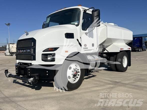 Mack MD6 Säiliöautot
