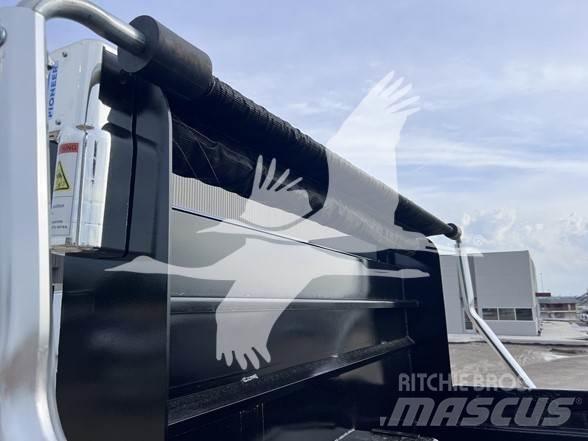 Mack MD6 Sora- ja kippiautot