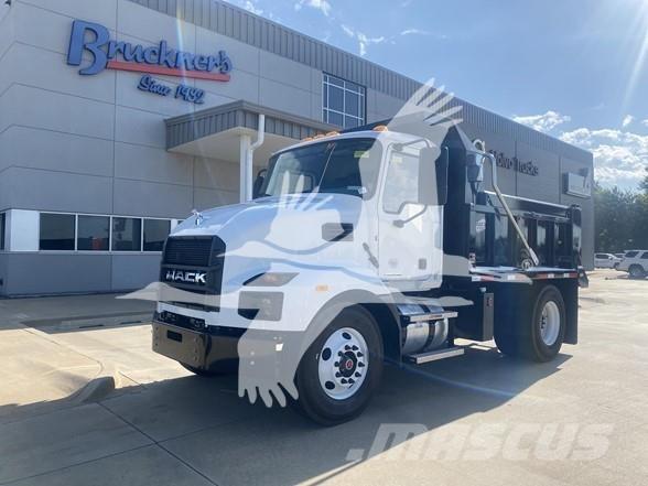 Mack MD6 Sora- ja kippiautot