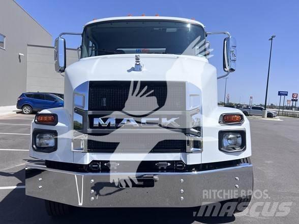 Mack MD7 Muut koneet