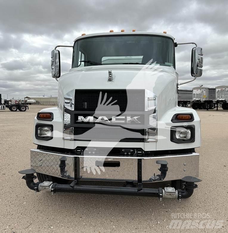 Mack MD7 Säiliöautot