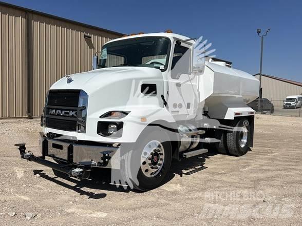 Mack MD7 Säiliöautot