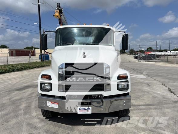 Mack MD7 Muut koneet