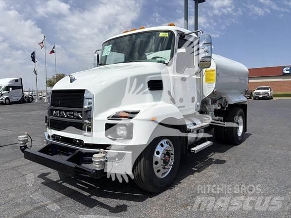 Mack MD7 Säiliöautot