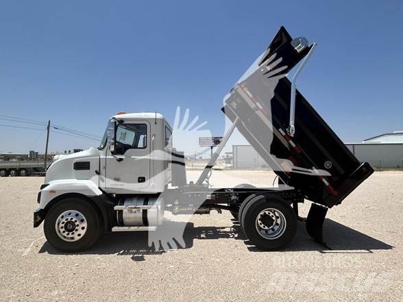 Mack MD7 Sora- ja kippiautot