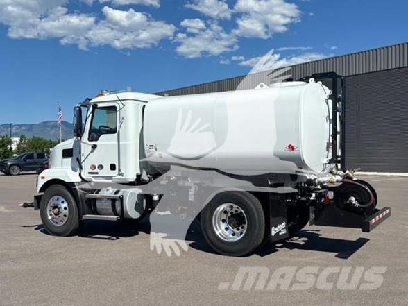 Mack MD7 Säiliöautot