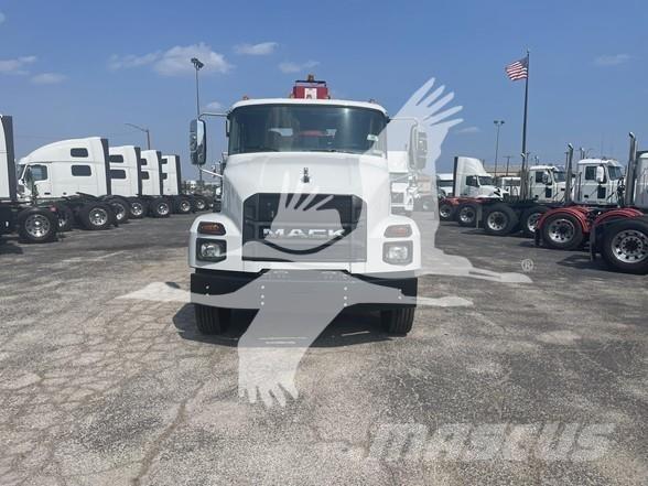 Mack MD7 Muut koneet