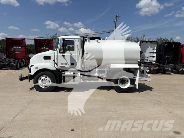 Mack MD7 Säiliöautot