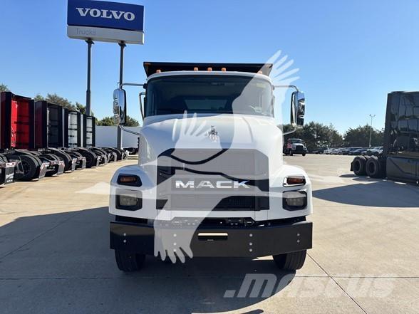 Mack MD7 Sora- ja kippiautot