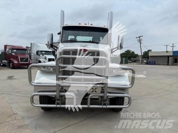 Peterbilt 567 Vetopöytäautot