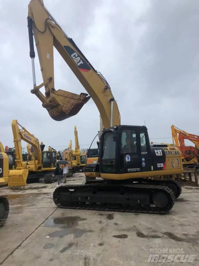 CAT 323 D Telakaivukoneet