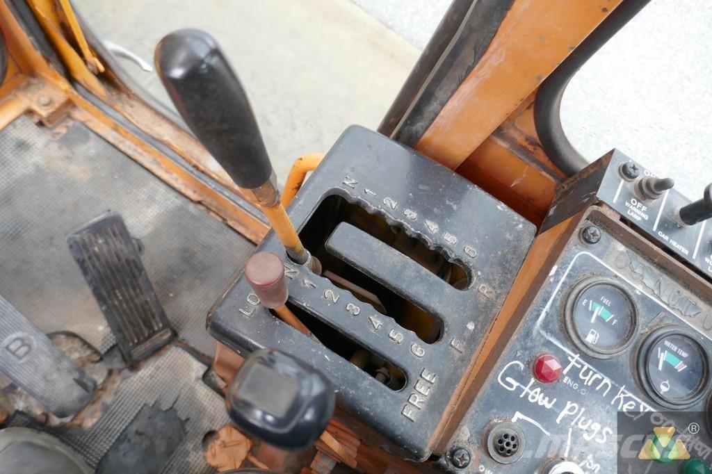 Mitsubishi MG300 Tiehöylät