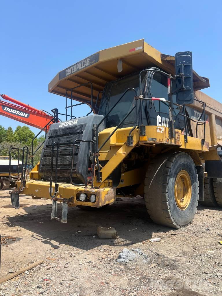 CAT 773 F Maansiirtoautot