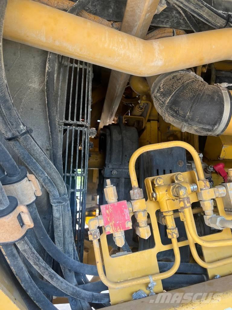 CAT 773 F Maansiirtoautot