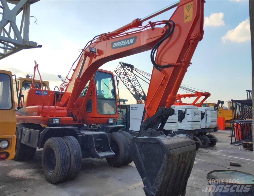 Doosan DH150W Pyöräkaivukoneet