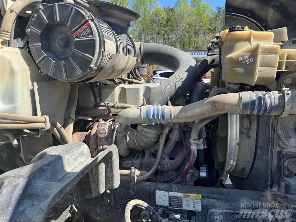 Mack GU713 Sora- ja kippiautot