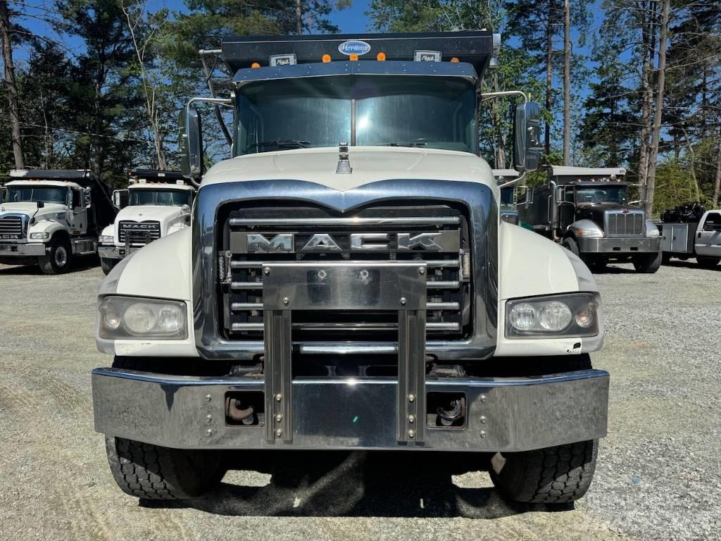 Mack GU713 Sora- ja kippiautot