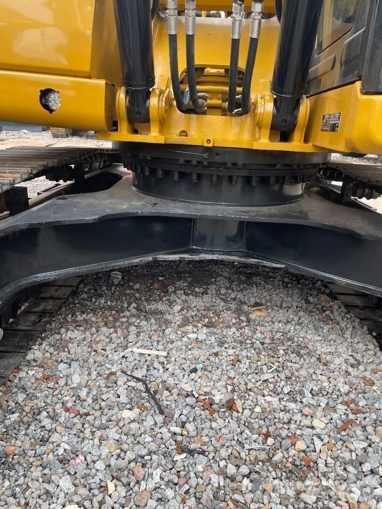 CAT 323GX Midikaivukoneet 7t - 12t