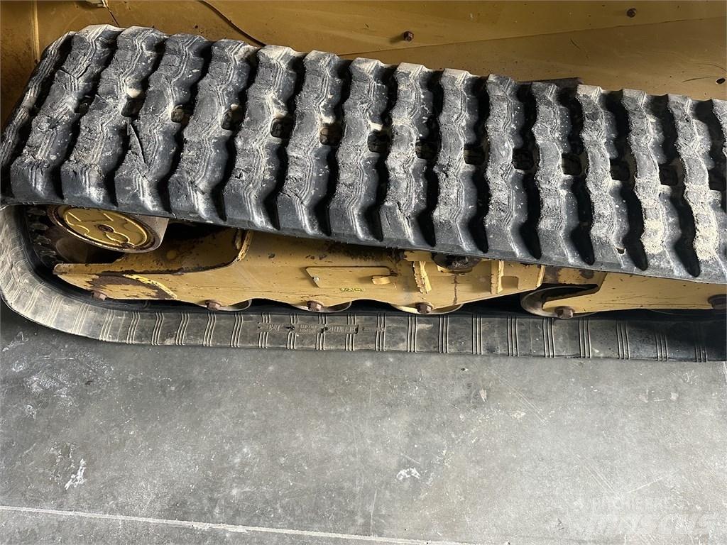 CAT 259D3 Liukuohjatut kuormaajat