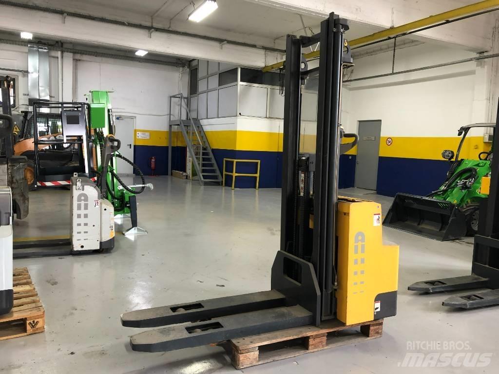 Atlet CSH 125 Ajettavat pinoamisvaunut