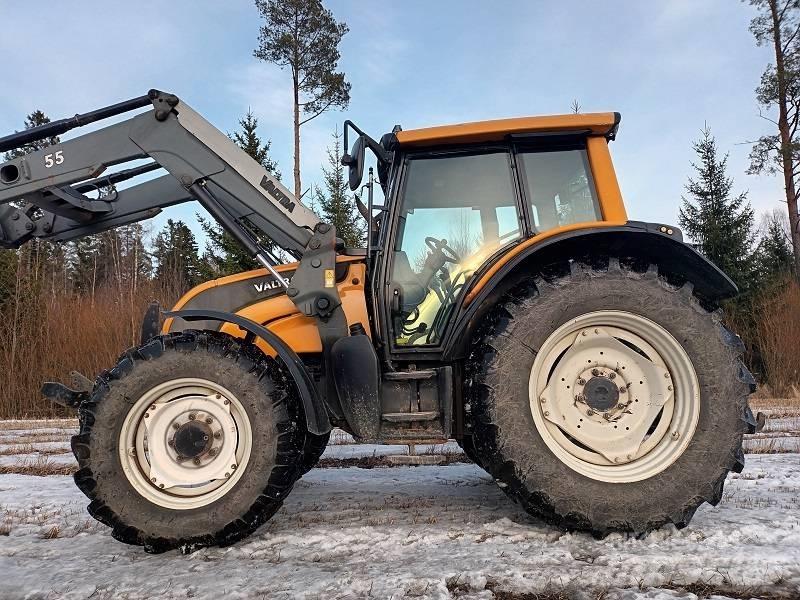 Valtra N 141 Hitech Traktorit