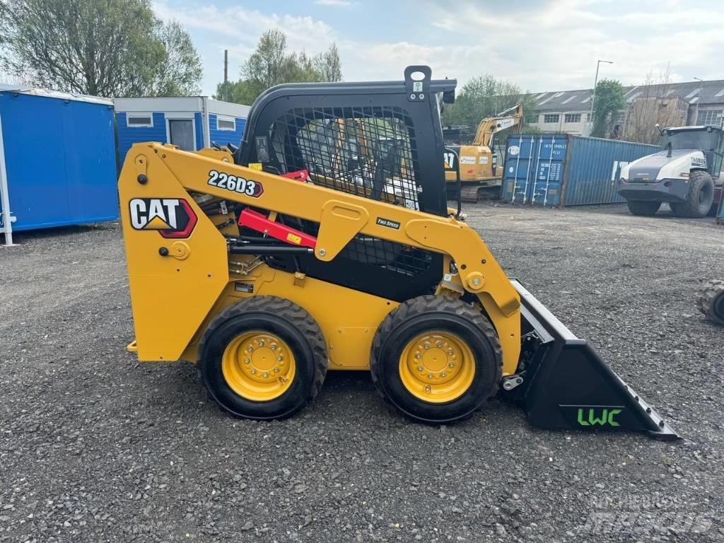 CAT 226D3 Liukuohjatut kuormaajat