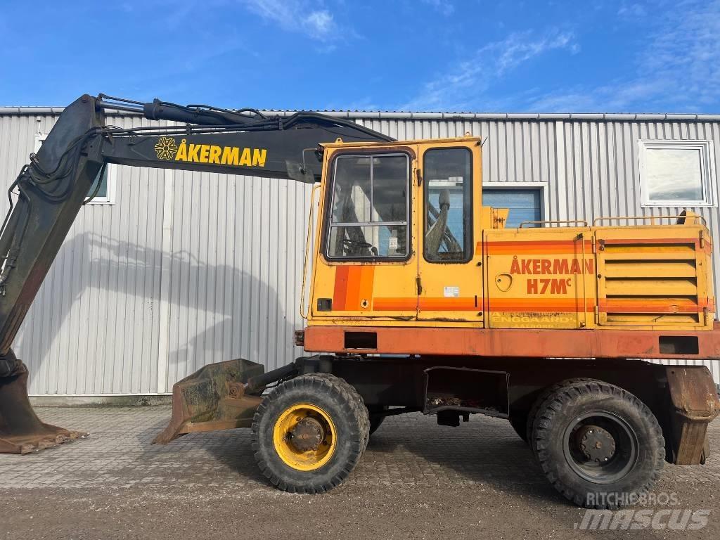  Aakermann H7M Pyöräkaivukoneet