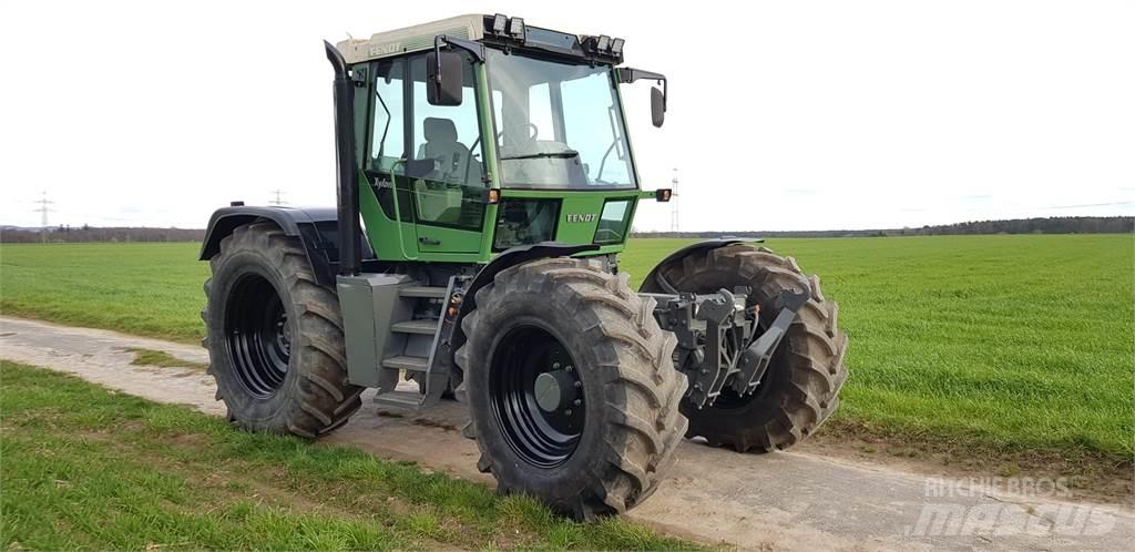 Fendt Xylon 520 Traktorit