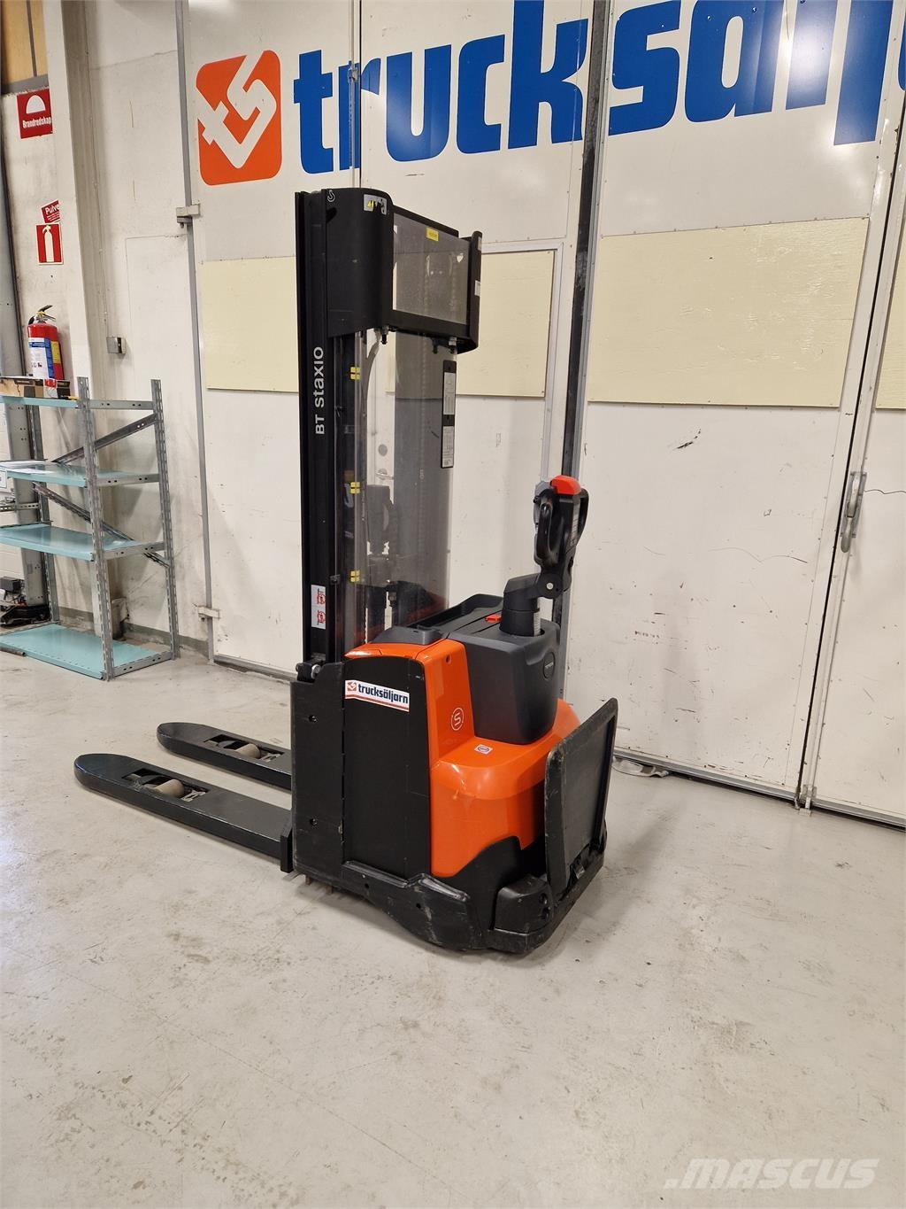 Toyota SWE120L Ajettavat pinoamisvaunut