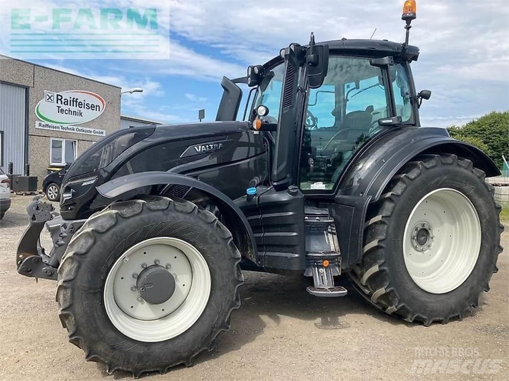 Valtra t254a mr19 Traktorit