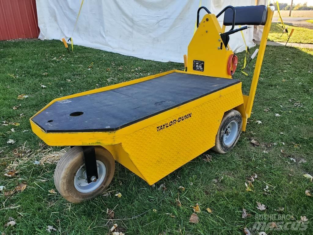 Taylor-Dunn SC090 Vetotrukit