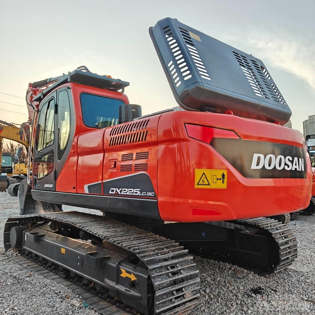 Doosan DX225LC-9C Telakaivukoneet