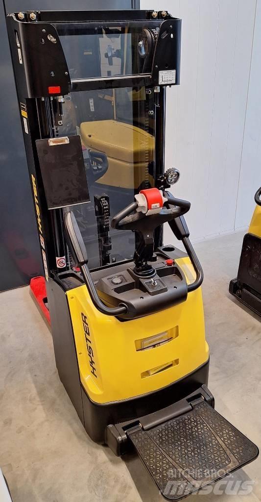 Hyster S1.2S Ajettavat pinoamisvaunut