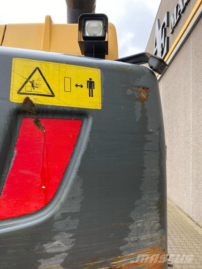 Volvo EC 300 D L Telakaivukoneet
