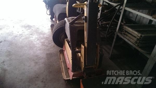 Dynapac LG500 Tärylevyt