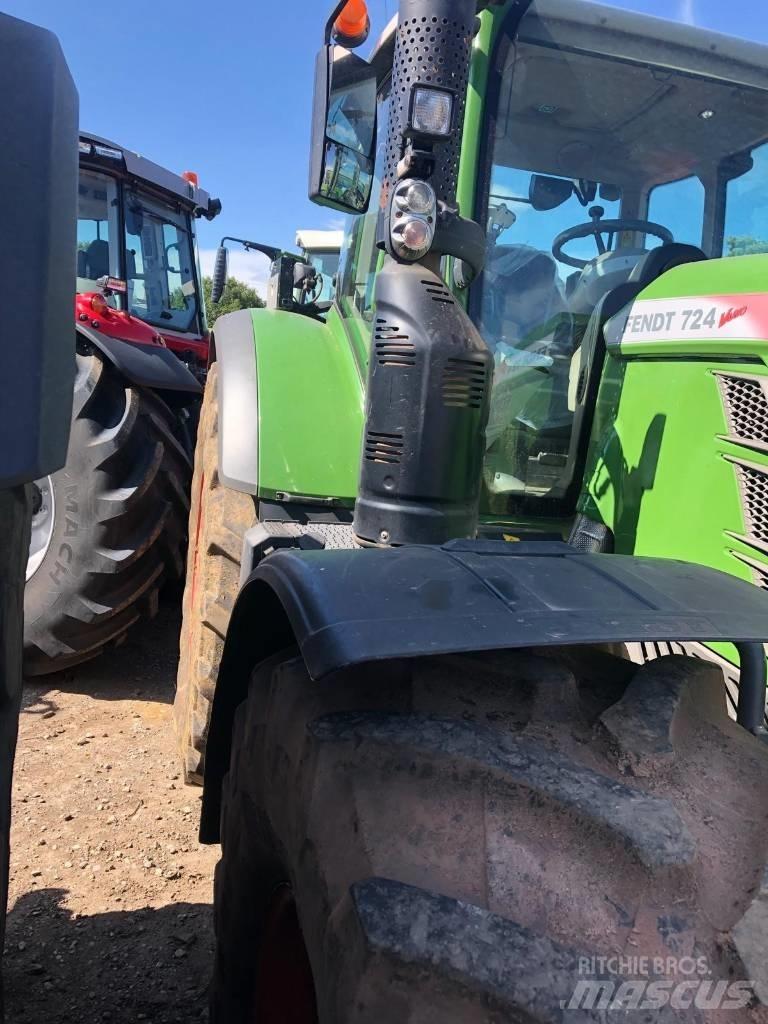 Fendt 724 Vario S4 Traktorit