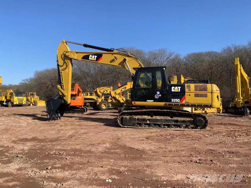 CAT 325 D Telakaivukoneet
