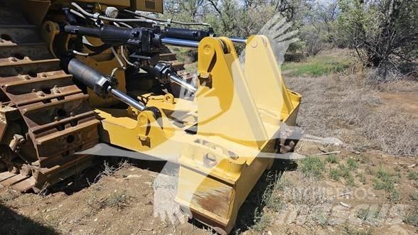 CAT D9T Telaketjupuskutraktorit