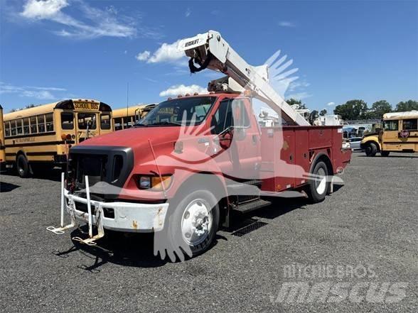 Ford F750 Nostolava-autot