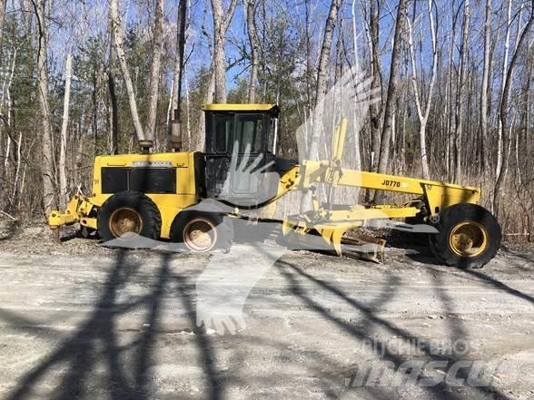 John Deere 770 Tiehöylät