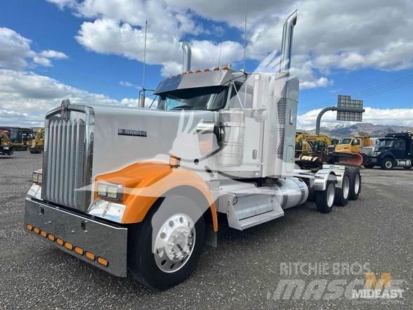 Kenworth W900 Vetopöytäautot