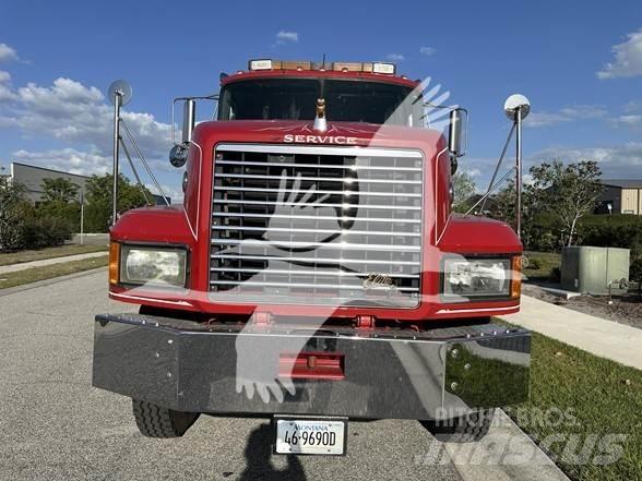Mack CL753 Vetopöytäautot