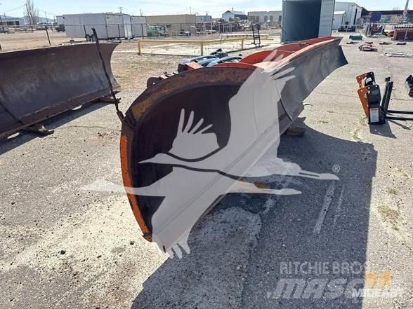  SNOW PLOW Muut koneet