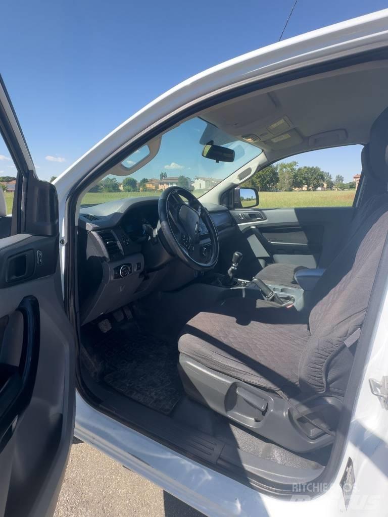 Ford Ranger XL Lava-autot