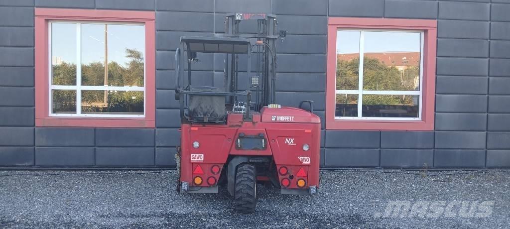 Moffett M5 25.3 NX Dieseltrukit