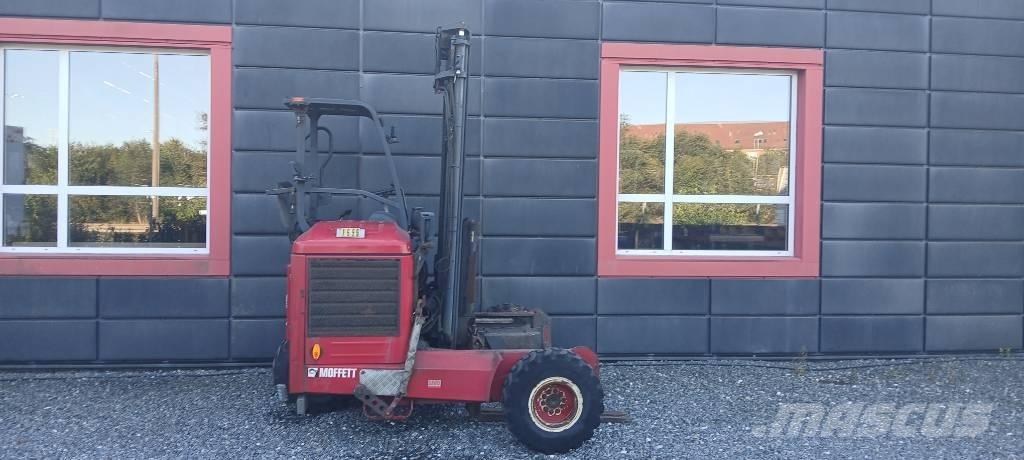 Moffett M5 25.3 NX Dieseltrukit