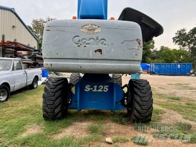 Genie S 125 Teleskooppipuominostimet