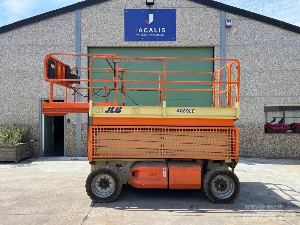 JLG 40692E Saksilavat