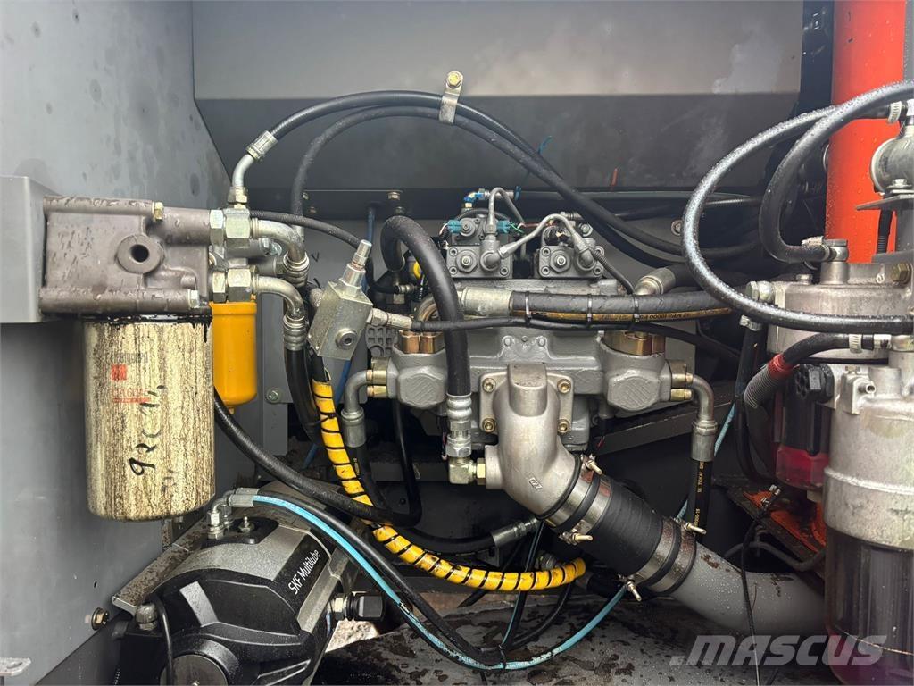 Hitachi ZX250LC-3 Telakaivukoneet