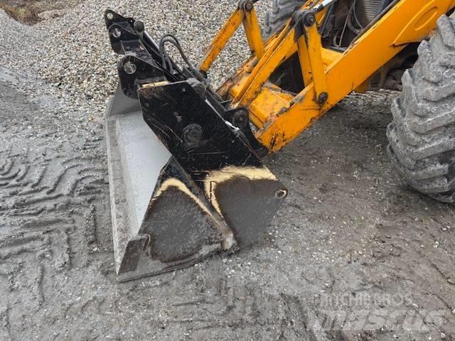 JCB 4 CX Kaivurikuormaajat
